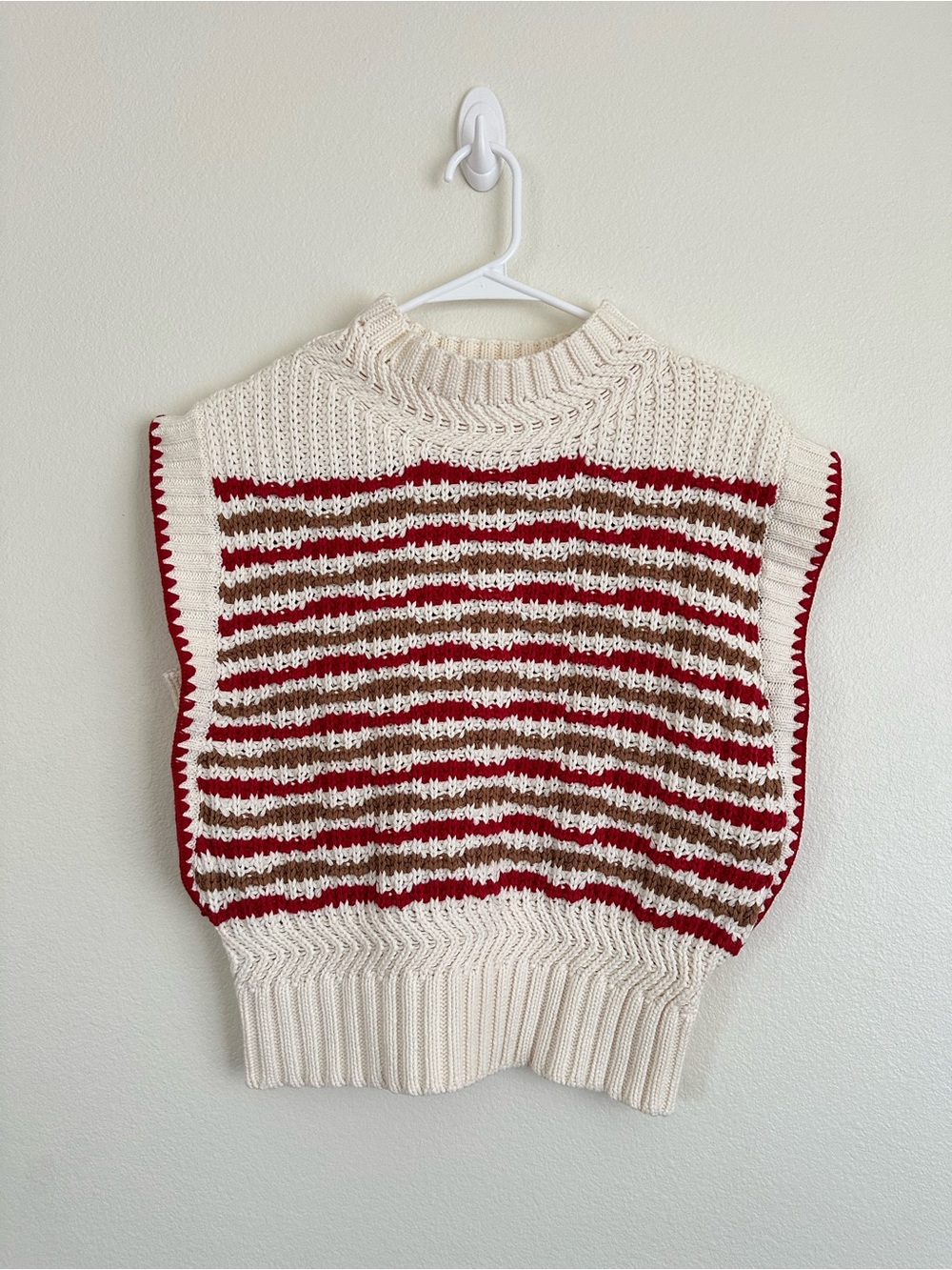 Vestique Striped Cream and Red Knit Sleeveless Sweater Vest